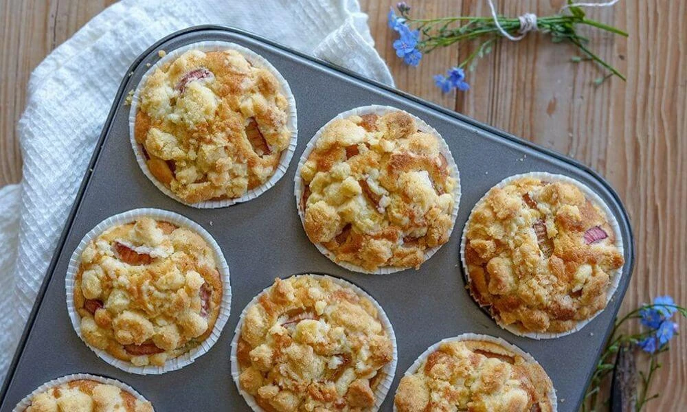 Darts Rhubarb Muffins Image 2