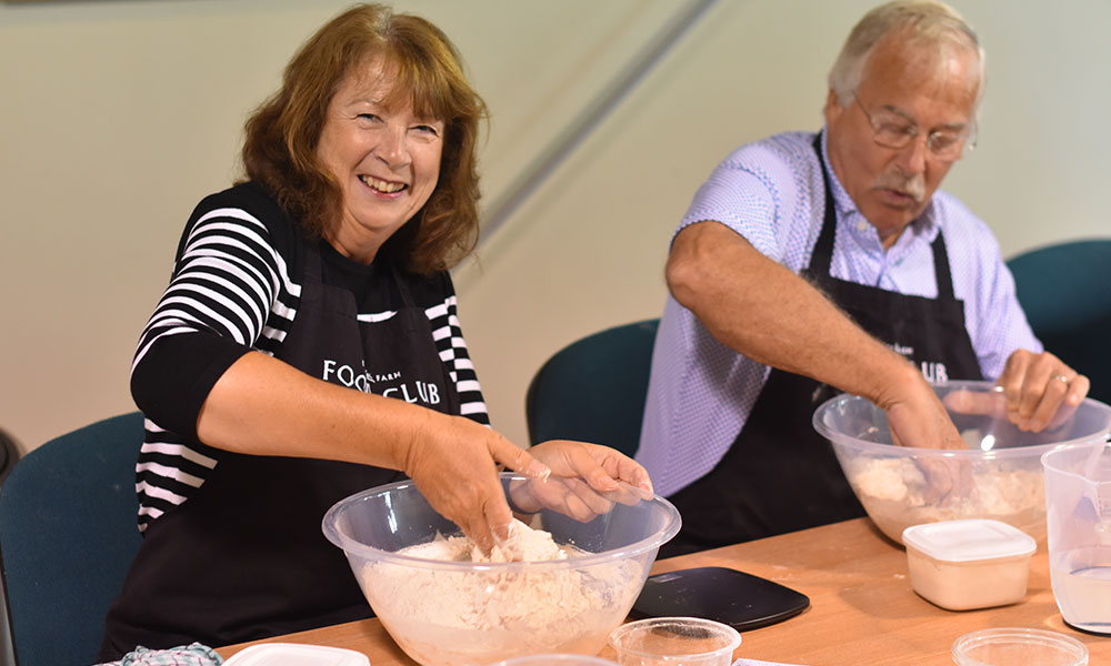 sourdough-masterclass-vickys-bread-darts-farm-devon_1000x600