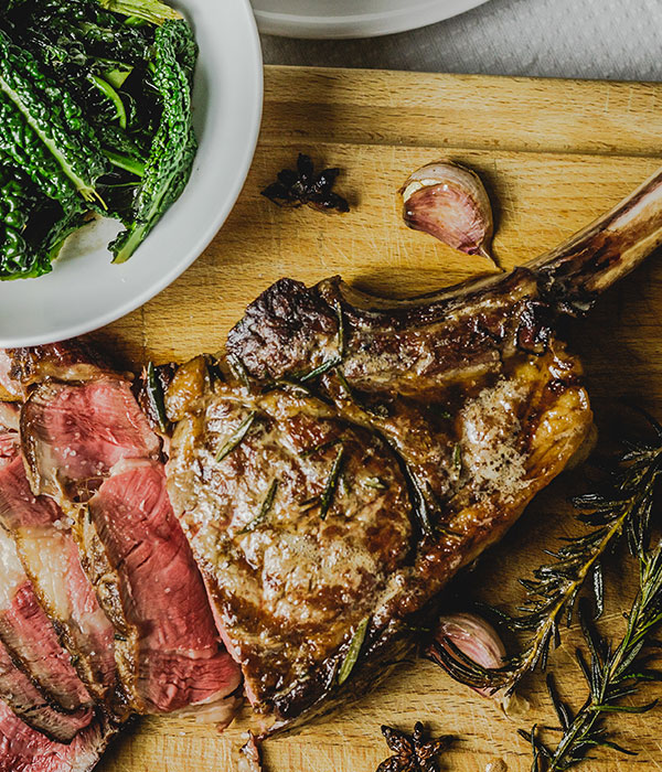 Tomahawk_Steak_Butcher_Darts_Farm_Devon_600x700