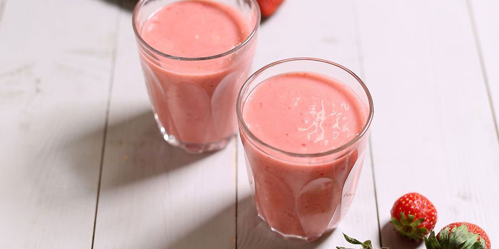 Rhubarb, Strawberry & Banana Smoothie