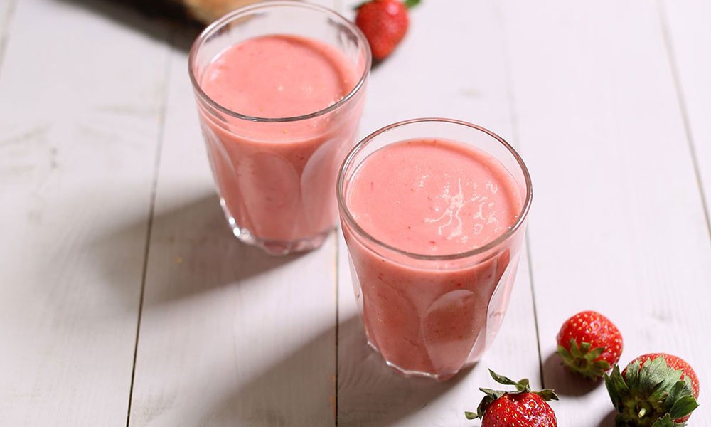 Rhubarb, Strawberry & Banana Smoothie