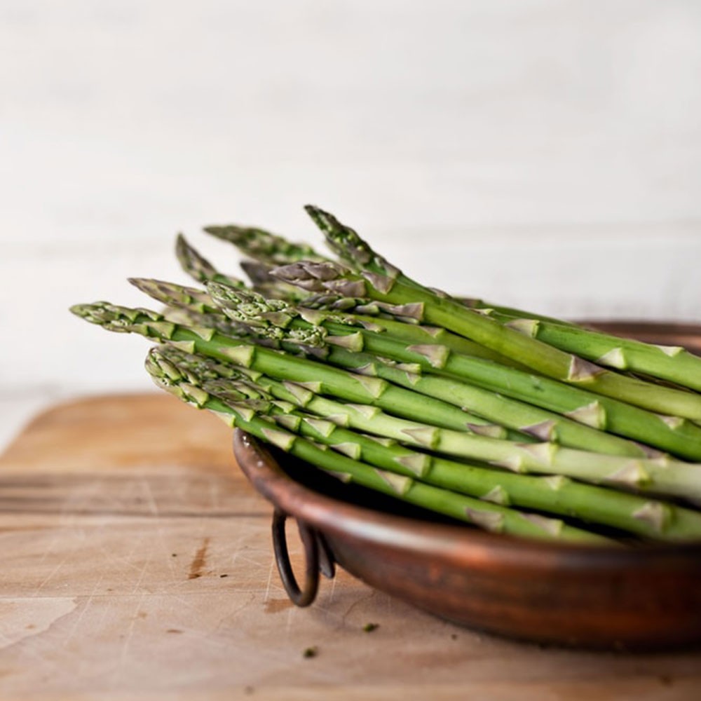 Zesty Asparagus & Halloumi Salad Image 1