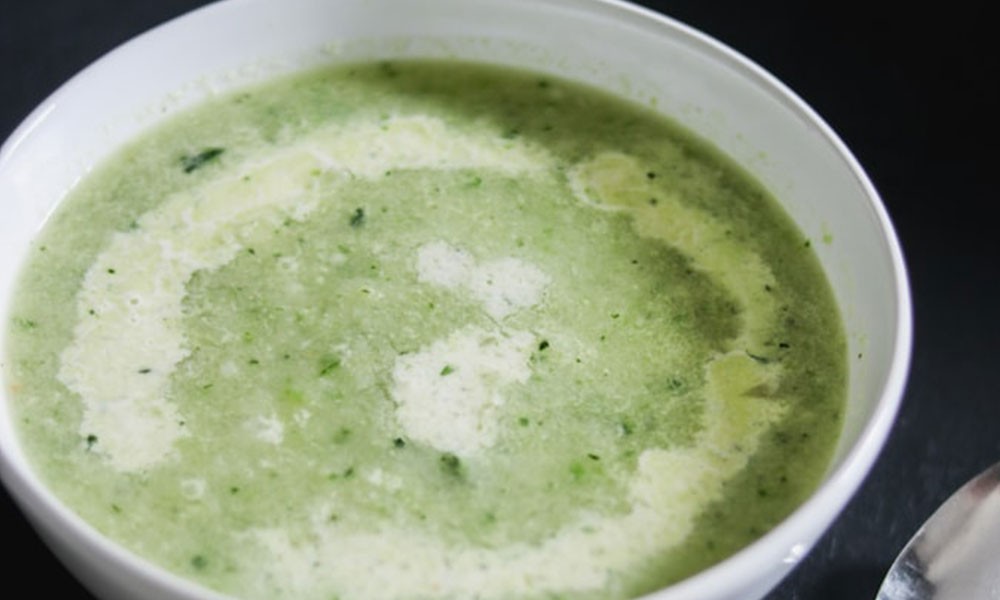 Romanesque soup with walnut-mint pesto