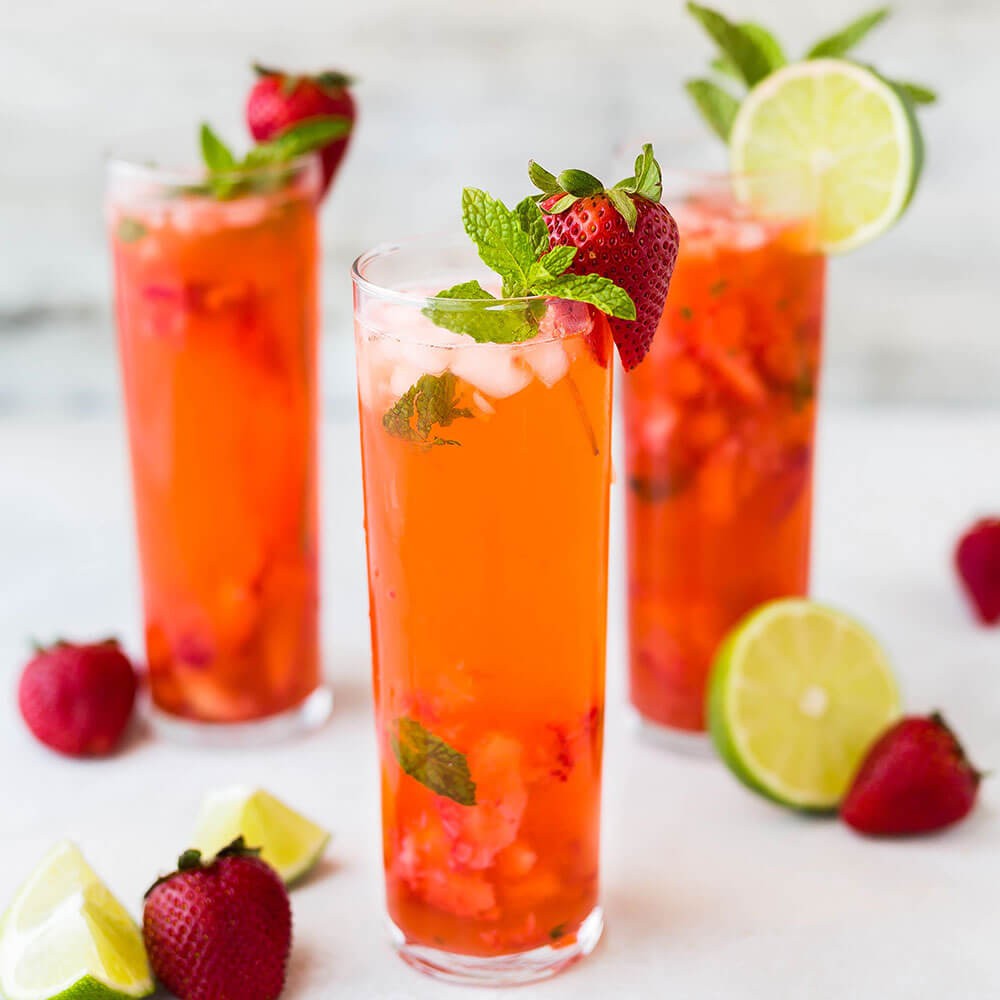 Strawberry Gin Smash Image 1