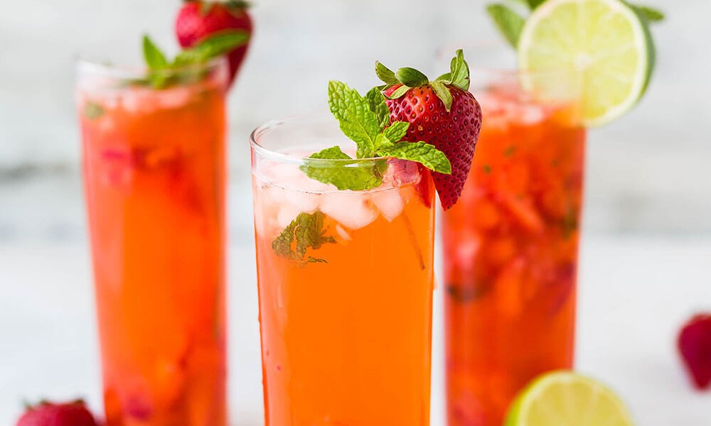 Strawberry Gin Smash Image 2