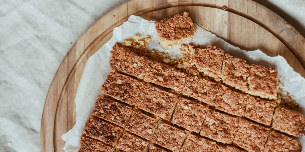 3 Ingredient Oaty Breakfast Bars