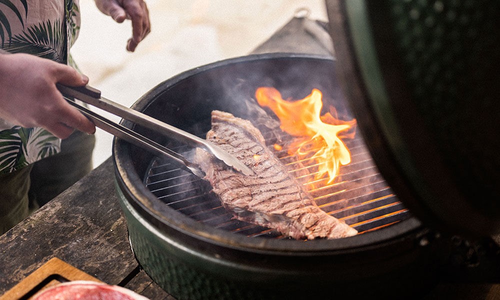 SALLY'S STEAK ON COALS