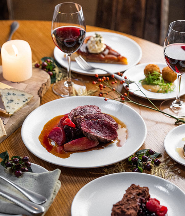 Farm_Table_Christmas)Dinner_Darts_Farm_Devon_600x700
