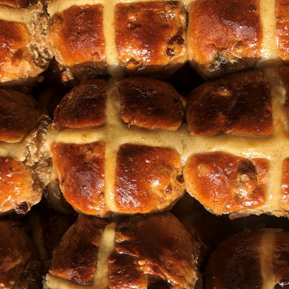 Hot Cross Bun Easter Pud Image 1