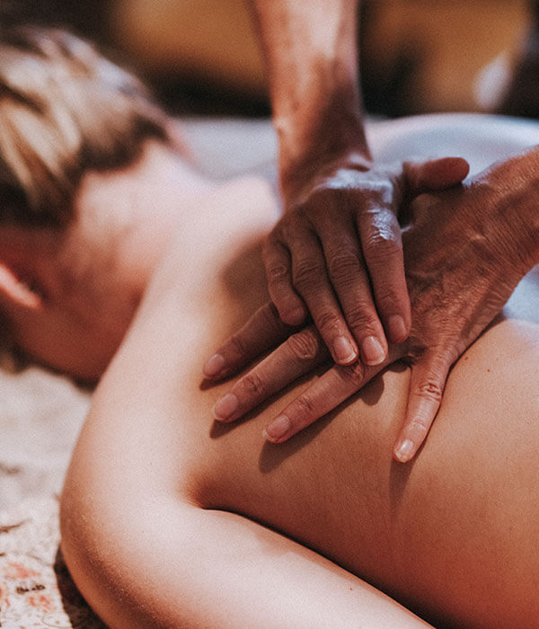 massage_treatment_loft_darts_farm_devon_600x700
