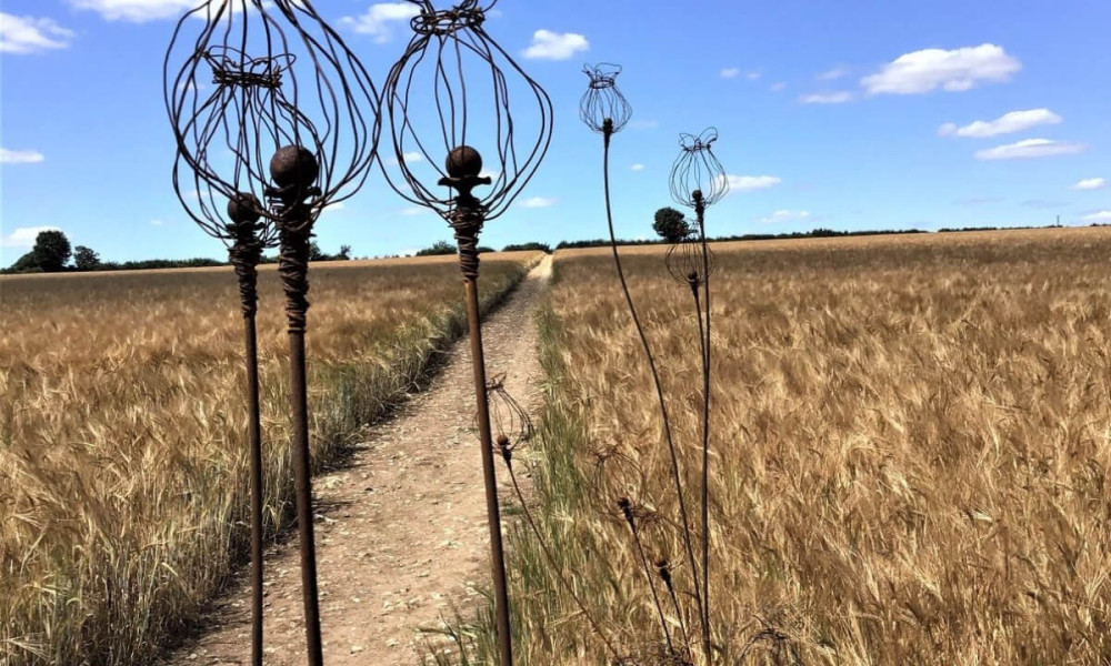 WIRE GARDEN FLOWER ON STAKES WORKSHOP | 19.04.24