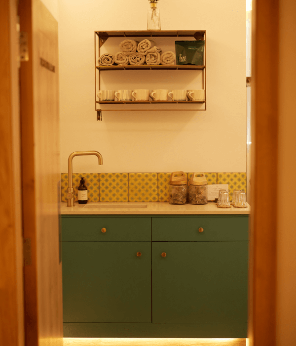 relaxation_room_darts_farm_devon_600x700