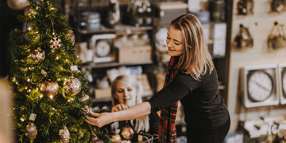 christmas-gifts-department-decorations-darts-farm-exeter_1000x500